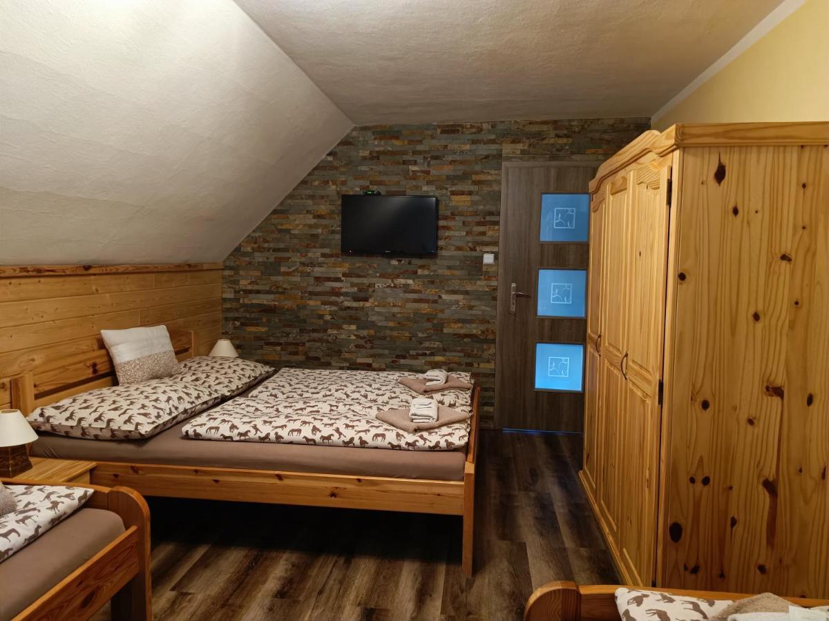 Jizdarna Malenovice Apartment Malenovice  ภายนอก รูปภาพ
