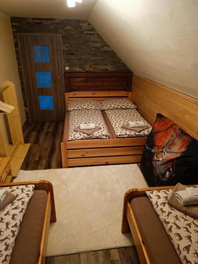 Jizdarna Malenovice Apartment Malenovice  ภายนอก รูปภาพ