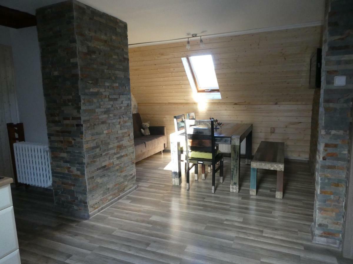 Jizdarna Malenovice Apartment Malenovice  ภายนอก รูปภาพ